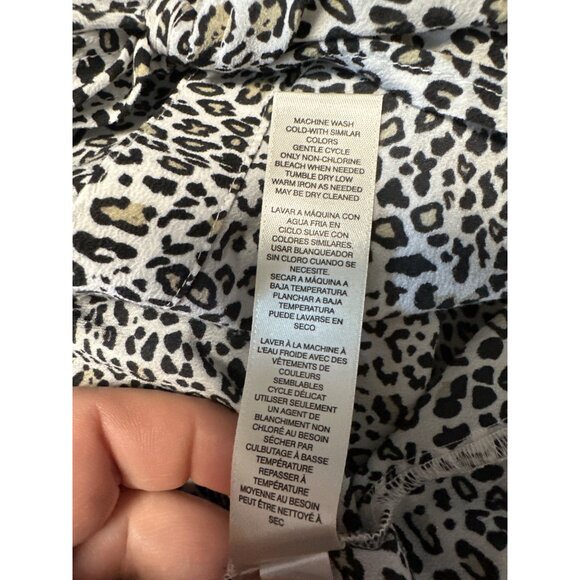 Chico's Leopard Print Button-Up Roll Tab Sleeve Tie Hem Blouse Womens Sz 1 US M - Picture 12 of 14